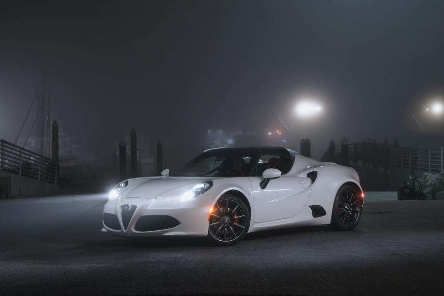  Alfa Romeo 4C Spider (960) 2015 года  (NA) (фото 16 из 40)